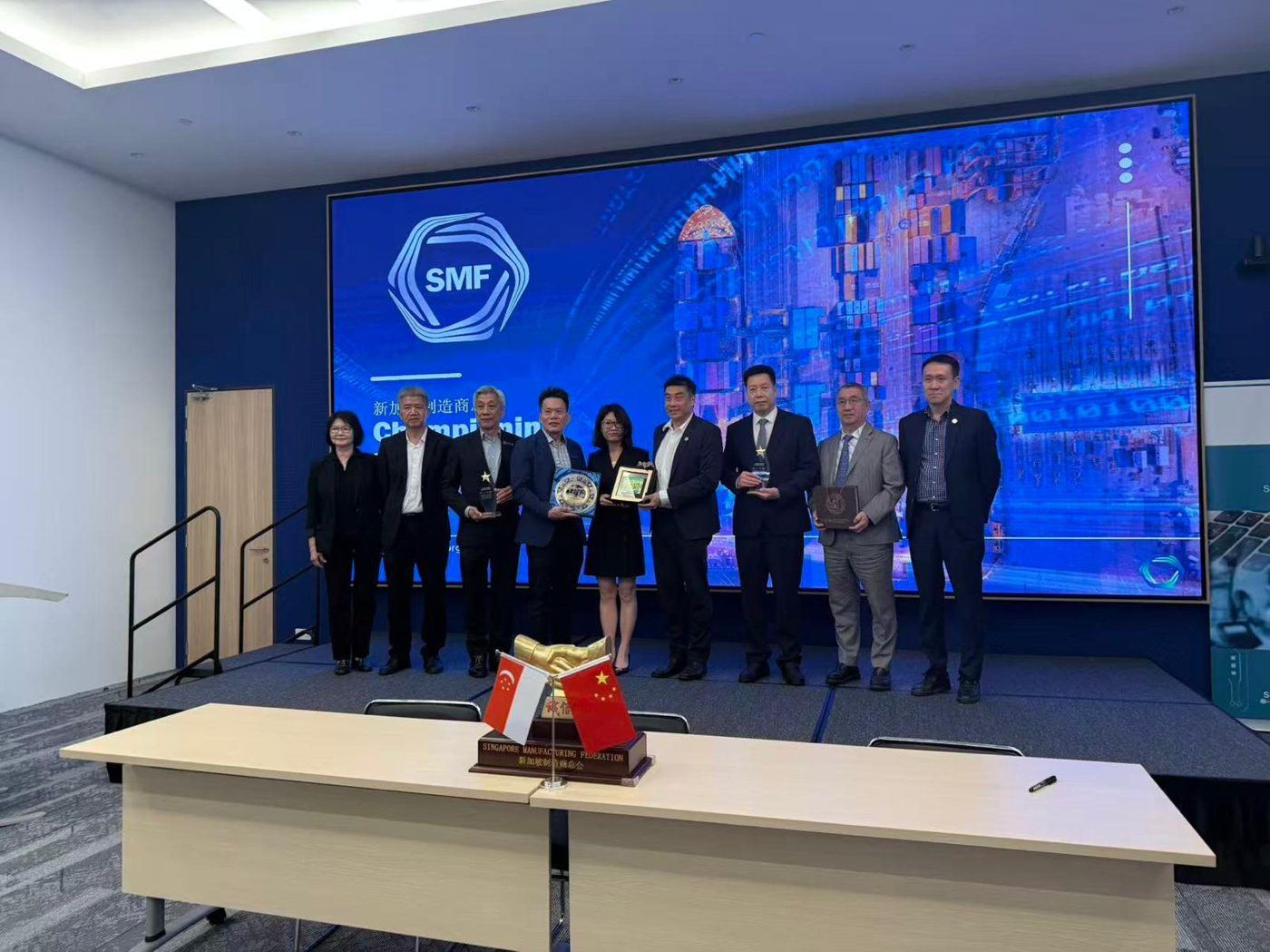 新加坡制造商总会合作签约合影